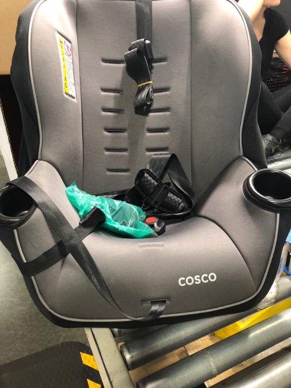Photo 4 of Cosco Onlook 2-in-1 Convertible Car Seat, Rear-Facing 5-40 pounds and Forward-Facing 22-40 pounds and up to 43 inches, Black Arrows