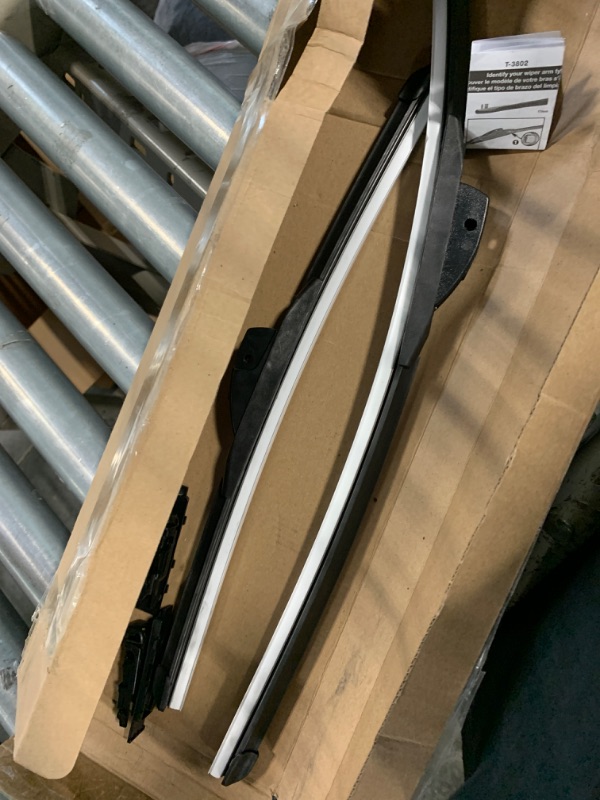 Photo 3 of Genuine Volvo Front Wiper Blades - 32282838