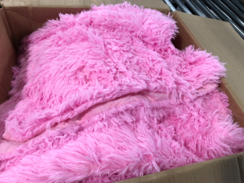 Photo 2 of chovy Faux Fur Plush Pink Comforter Cover Duvet Cover King - 3PC Bed Set Ultra Soft Shaggy Flannel Velvet Fluffy Fuzzy Bedding?Duvet Cover x 1 Pillowcases x 2? Pink King