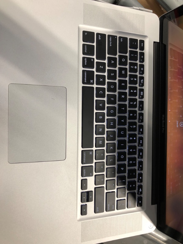 Photo 4 of Apple MacBook Pro MC721LL/A 15.4-Inch Laptop (500 GB HDD, 2 GHz i7 Quad Core Processor, 4 GB SDRAM) (Refurbished)