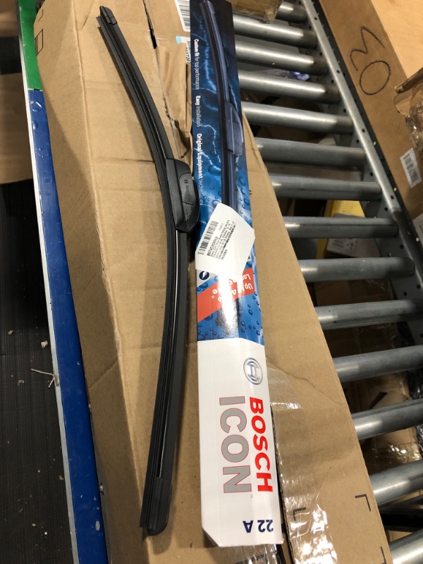 Photo 2 of Bosch ICON 26A Wiper Blade, Up to 40% Longer Life* - 26" (Pack of 1) 26A Single