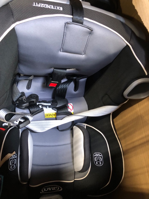 Photo 3 of Graco Extend2Fit Convertible Car Seat, Gotham