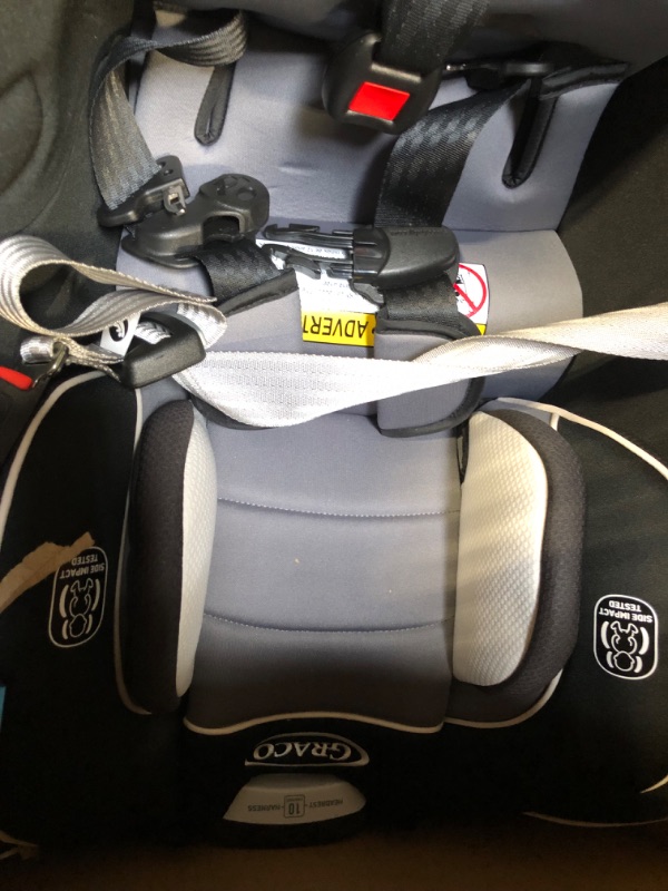 Photo 2 of Graco Extend2Fit Convertible Car Seat, Gotham