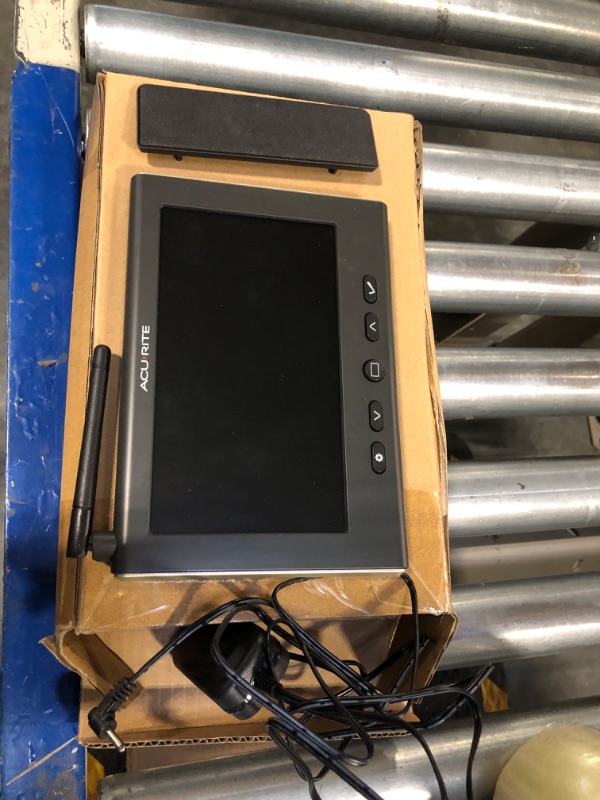 Photo 1 of Acurite Wireless High Definition Color Display/Receiver