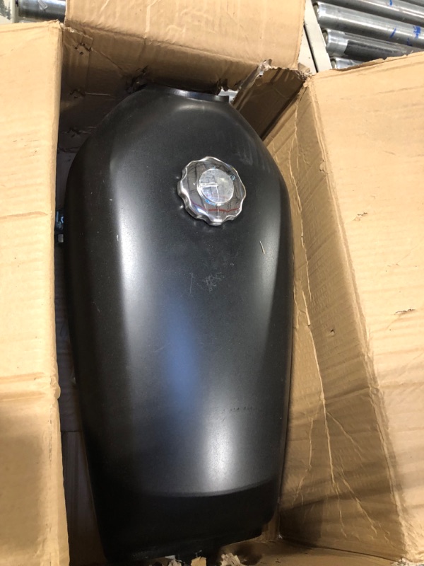 Photo 2 of Keenso Motorcycle Fuel Gas Tank 2.4 Gallon 9L Light Cured Paint Fuel Petrol Tank Replacement for CG125 with a Retro, Dynamic and Sporty Look(Matte Black)