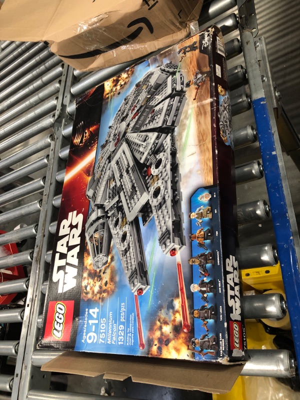 Photo 3 of LEGO Star Wars Millennium Falcon 75105