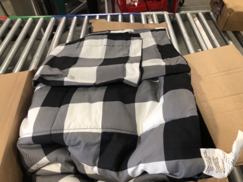 Photo 2 of Andency Black Plaid Comforter Set Queen Size (90x90 Inch), 3 Pieces (1 Gingham Comforter and 2 Pillowcases), Summer Lightweight Microfiber Buffalo Check Down Alternative Comforter Set Black & White Queen (90*90 in)
