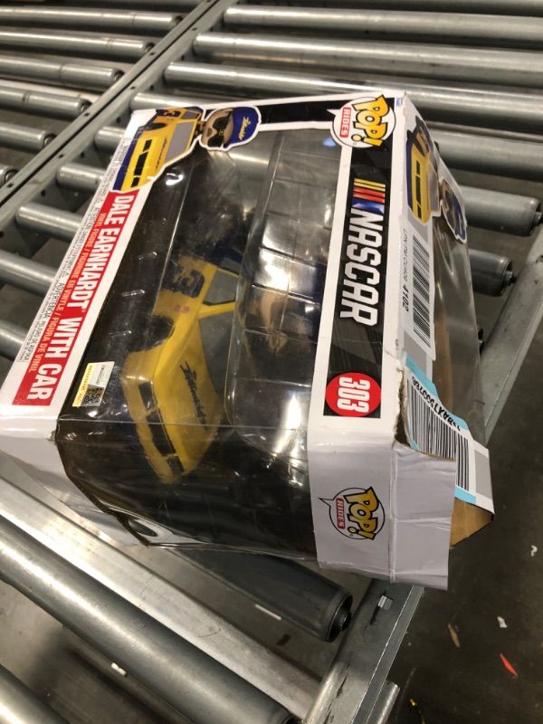 Photo 2 of Funko Pop! Ride Super Deluxe: Nascar - Dale Earnhardt with Car