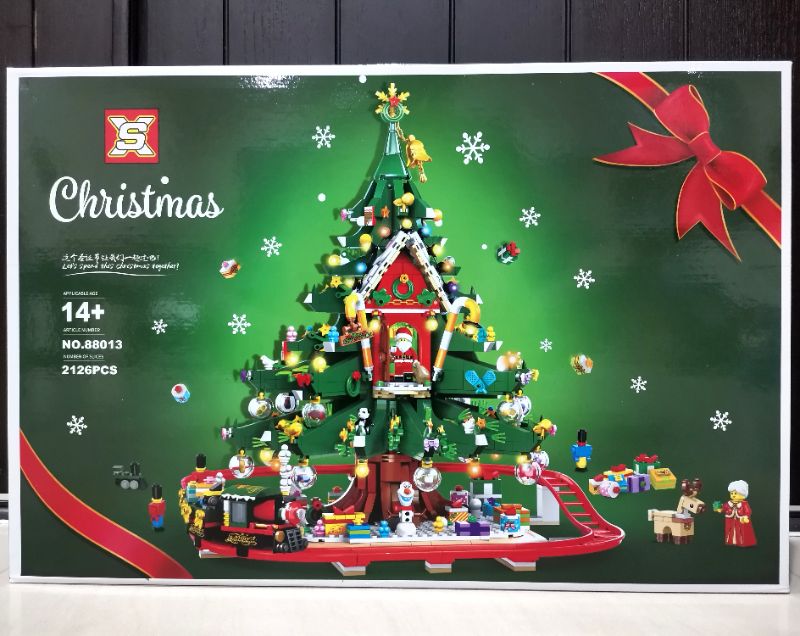 Photo 1 of christmas lego set