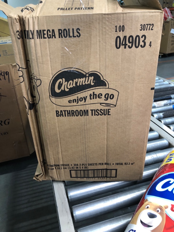 Photo 2 of Charmin Ultra Strong Clean Touch Toilet Paper, 30 Family Mega Rolls = 153 Regular Rolls CHRM 30FM (New)