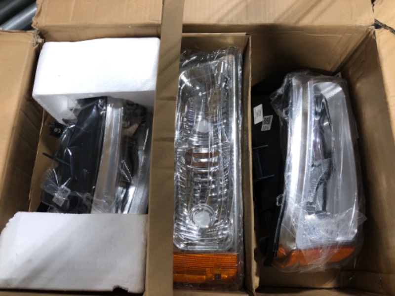 Photo 3 of 2003-2006 Silverado Headlight with Dynamic Light- Headlights for 2003 2004 2005 2006 Chevy Silverado/Avalanche 1500/2500/3500 Headlamp Replacement Left and Right Black Housing Crystal Clear Lens Black+ Flow Light