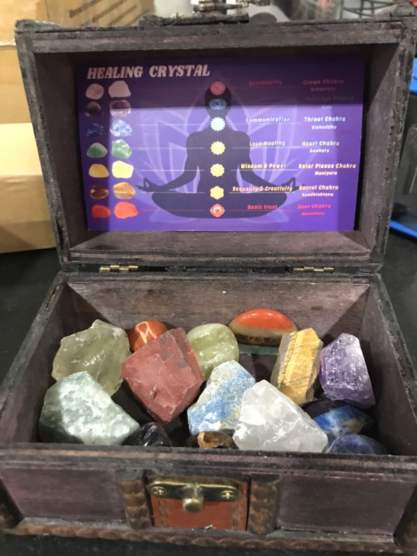 Photo 1 of 22 pcs Healing Crystals Set
