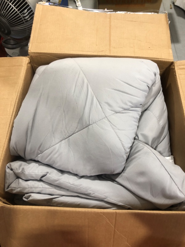 Photo 2 of CozyLux King Bed in a Bag 7-Pieces Comforter Sets with Comforter and Sheets Light Grey All Season Bedding Sets with Comforter, Pillow Shams, Flat Sheet, Fitted Sheet and Pillowcases Light Grey King