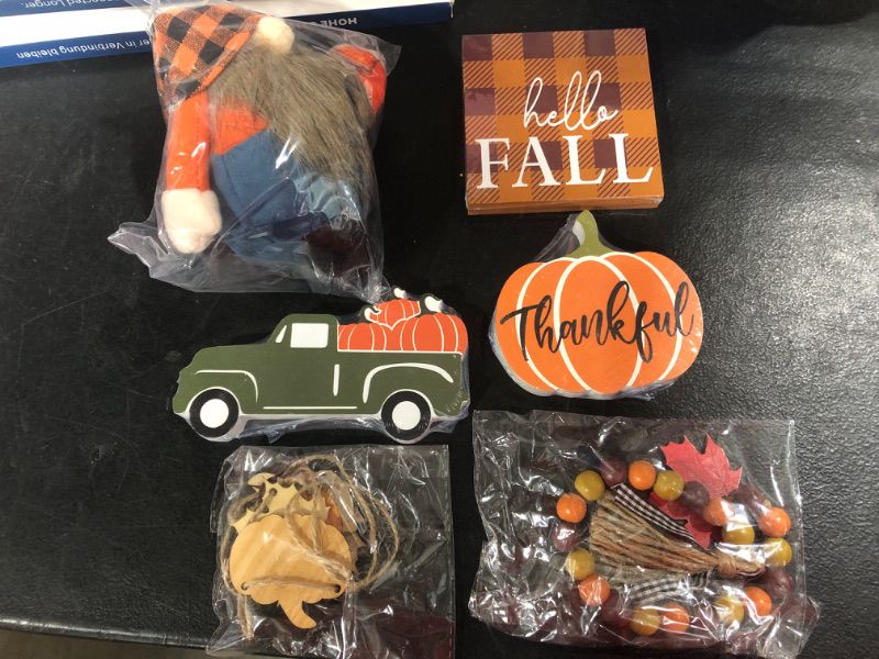 Photo 1 of 6PC FALL/ THANKSGIVING DECORATIONS SET