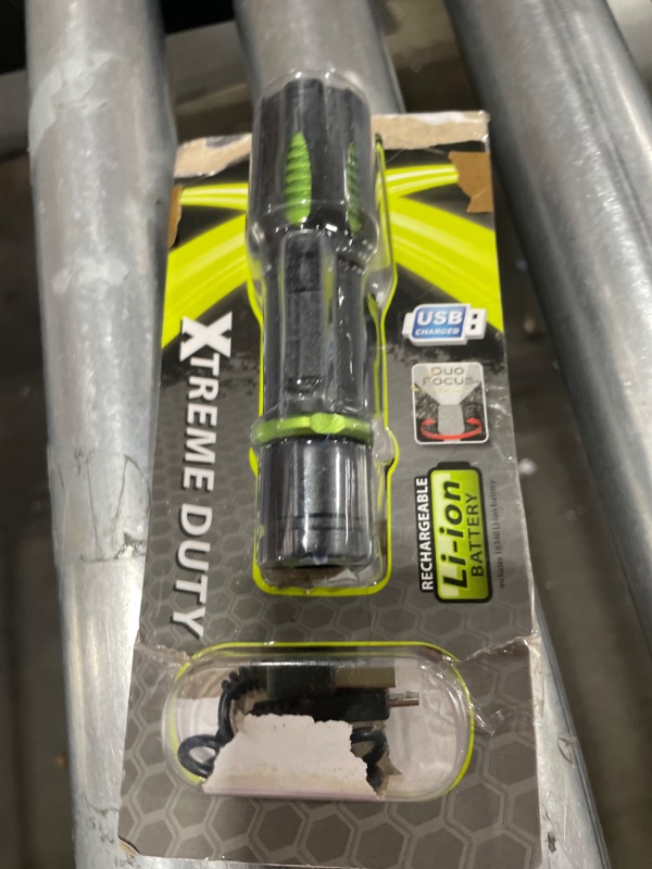 Photo 2 of Performance Tool W2659 Adjustable DuoFocus LED Flashlight with 520 Lumens, Water and Impact Resistant, Includes 16340 Li-ion Battery 520 Lumen Flashlight