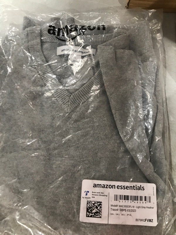 Photo 2 of Amazon Essentials Men's V-Neck Sweater) Large Light Grey Heather
SIZE L