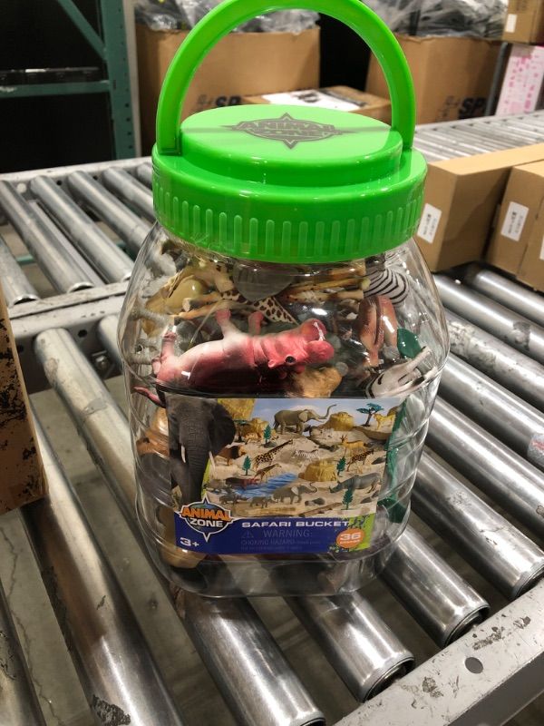Photo 1 of Animal Zone Safari Bucket 