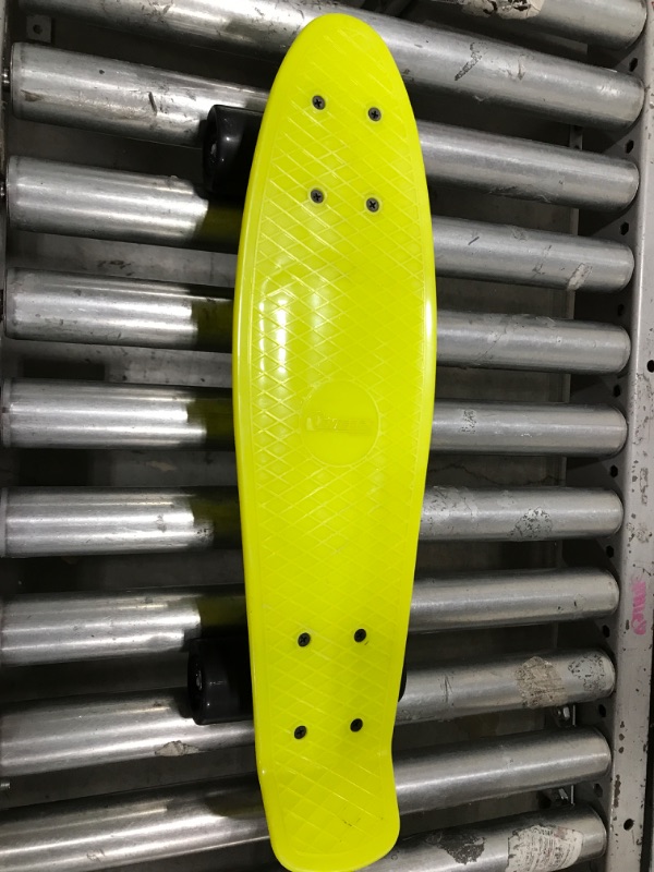 Photo 2 of Chicago 22.5" Retro Skateboard