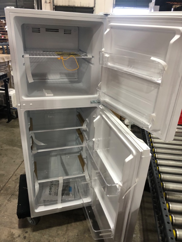 Photo 3 of  Vissani 10.1 Cu. Ft. Top Freezer Refrigerator in White 
