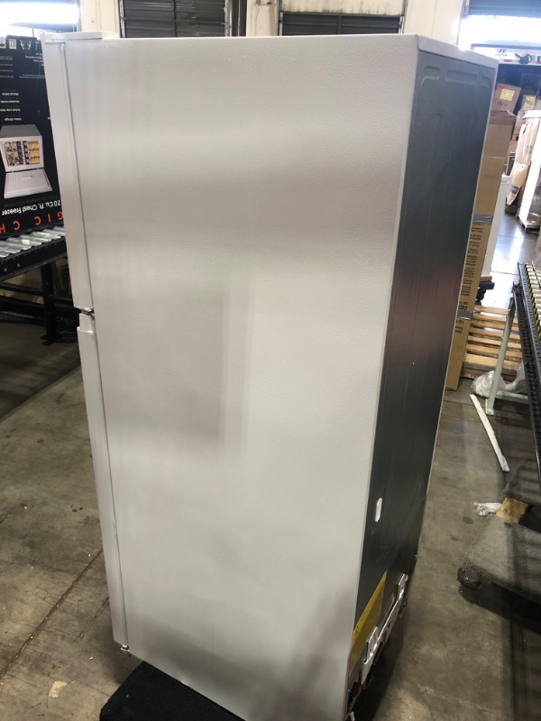 Photo 6 of  Vissani 10.1 Cu. Ft. Top Freezer Refrigerator in White 