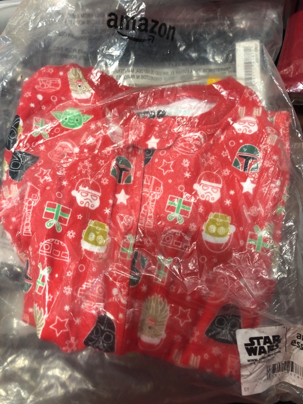 Photo 2 of Amazon Essentials Star Wars Holiday Family Pajama Sets Kids & Baby Size 5T Star Wars Holiday - Footed Sleeper