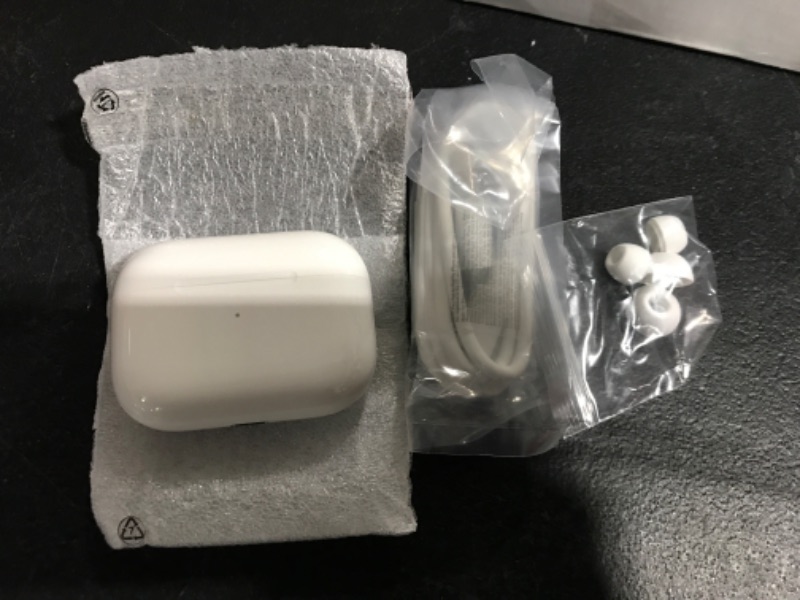 Photo 4 of Apple AirPods Pro (1st Generation)
