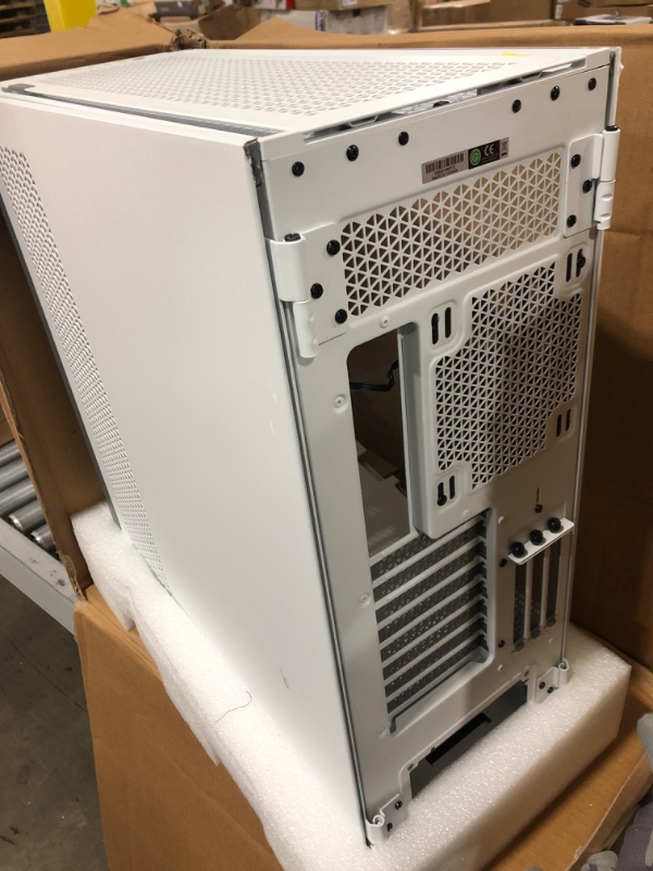 Photo 1 of CC-9011219-WW 7000D Airflow Full-Tower ATX PC Case, White
