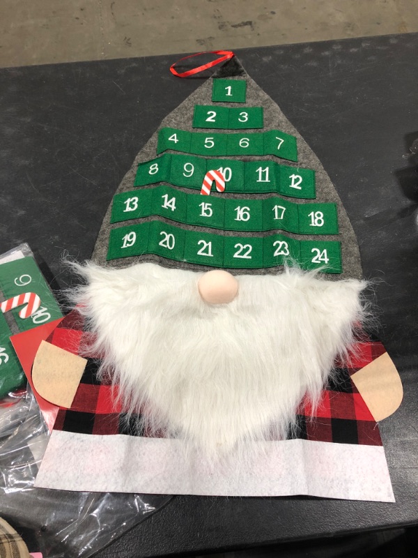 Photo 1 of D-FantiX Christmas Advent Calendar 24 Days Burlap Hanging Advent Calendars Garland Candy Gift Bags Sacks DIY Christmas Decorations for Wall Door Home Office Green