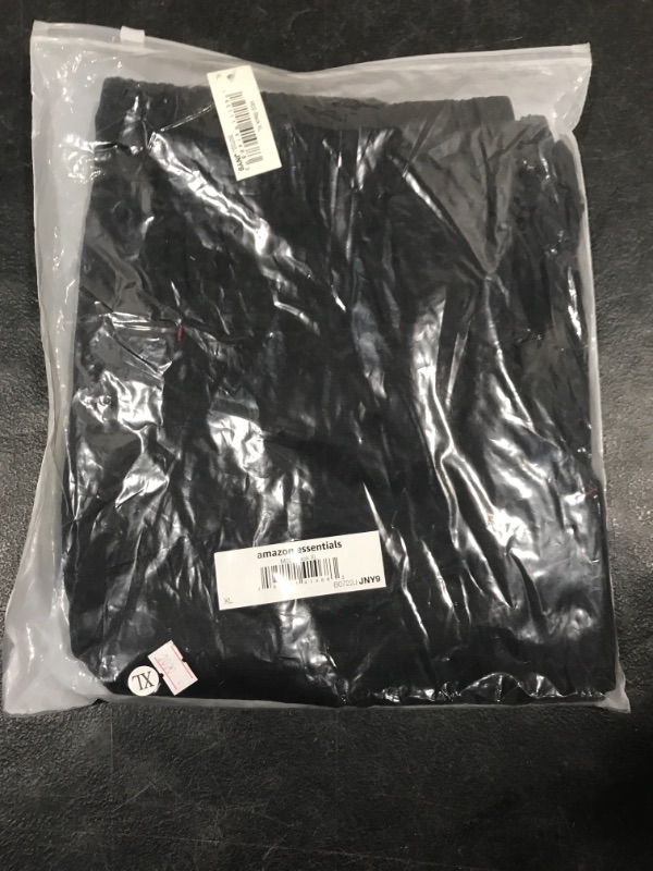 Photo 1 of Amazon Essentials Men's Linen Casual Classic Fit Short size X-Large Black