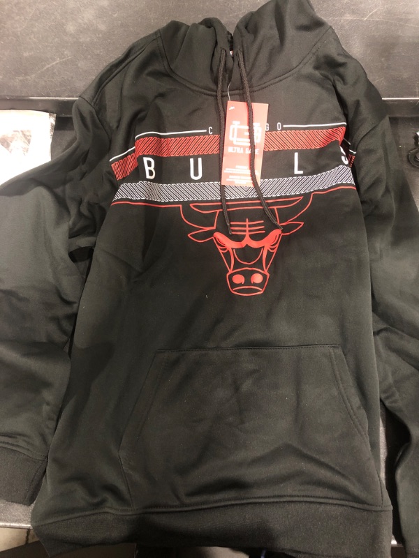Photo 1 of CHICAGO BULLS PULL OVER  SWEATER SIZE L