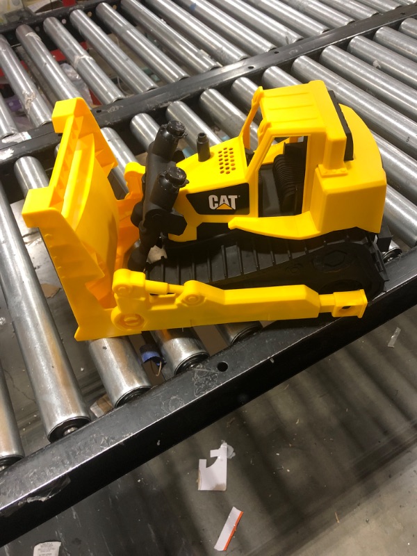 Photo 2 of Cat® Construction Tough Rigs Toy Bulldozer