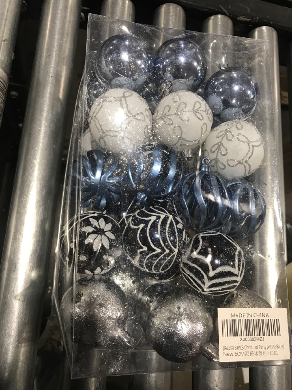 Photo 2 of 30PCS 60MM/2.36IN Christmas Tree Ornaments Assorted Pendant Shatterproof Ball Ornament Set Seasonal Decorations with Reusable Hand-Help Gift Boxes Ideal for Xmas, Holiday and Party (White/Blue) 