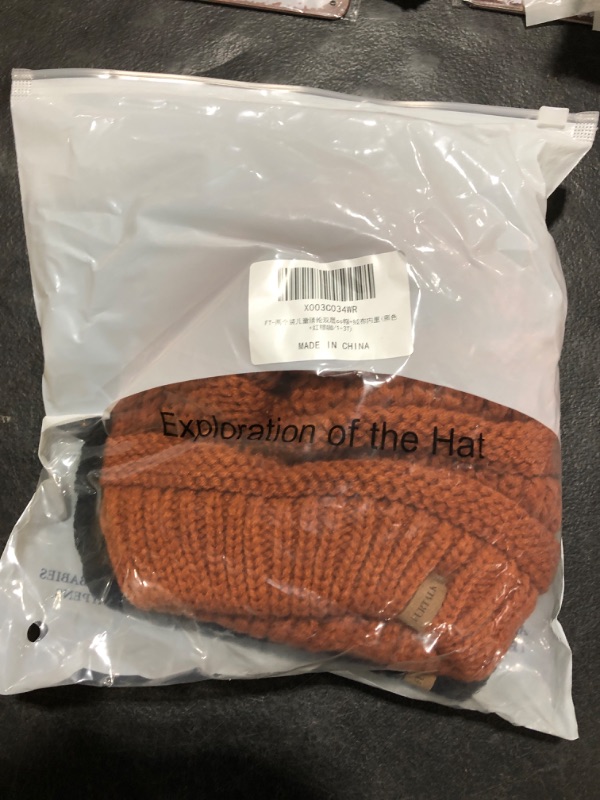 Photo 1 of 2 beanie pack orange and black 