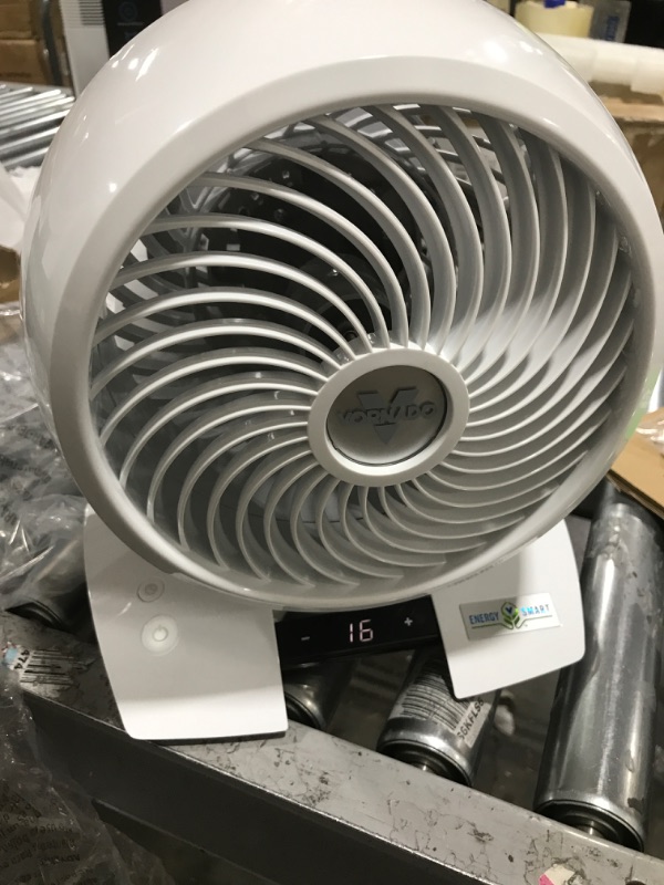 Photo 2 of Vornado 5303DC Energy Smart Small Air Circulator Fan with Variable Speed Control 5303DC – Small Tabletop Small Fan