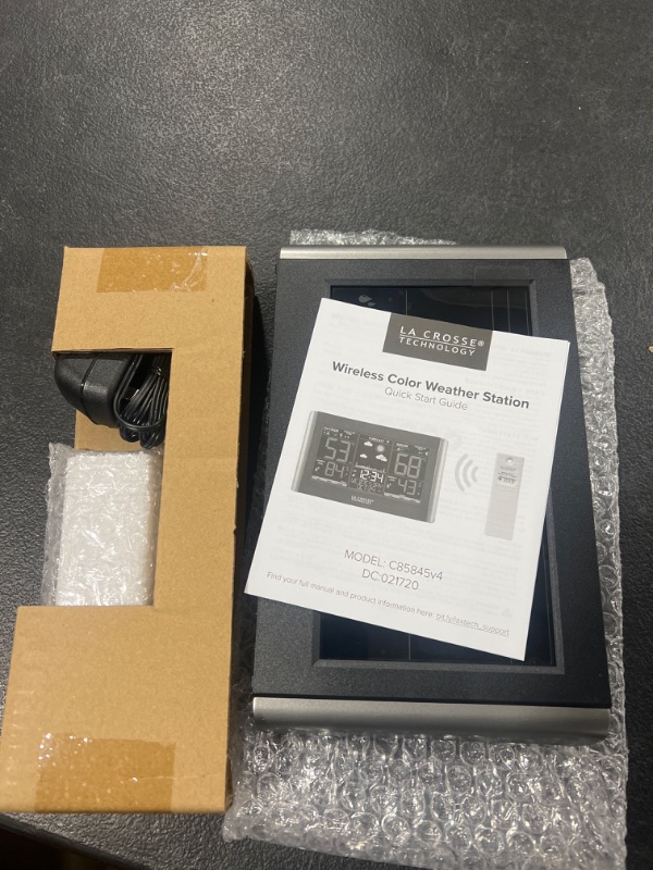 Photo 1 of La Crosse Technology C85845-INT Weather Station, Black