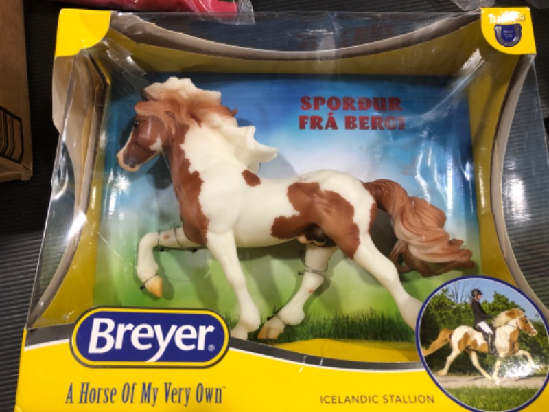 Photo 2 of Breyer Horses Traditional Series Sporour Fra Bergi | Horse Toy Model | 12.25" x 8" | 1:9 Scale | Model #1844