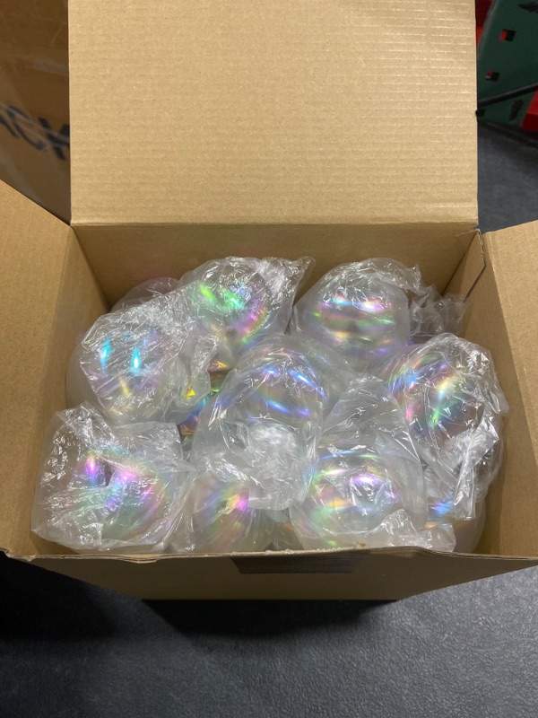 Photo 2 of 26 Pcs Christmas Iridescent Fillable Ornaments Ball 2 Different Sizes 3.15'' 2.36'' Xmas Transparent Round Christmas Clear Plastic Balls Tree Baubles for DIY Crafts Holiday Wedding Birthday Party