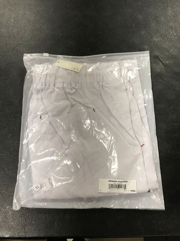 Photo 1 of Amazon Essentials Men's Linen Casual Classic Fit Short X-Large White
