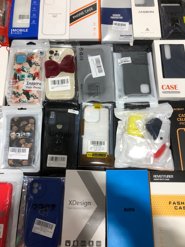 Photo 3 of ASSORTED LOT OF SMARTPHONE CASES & ACCESSORIES. STYLES, COLORS & APPLICATIONS VARY. 