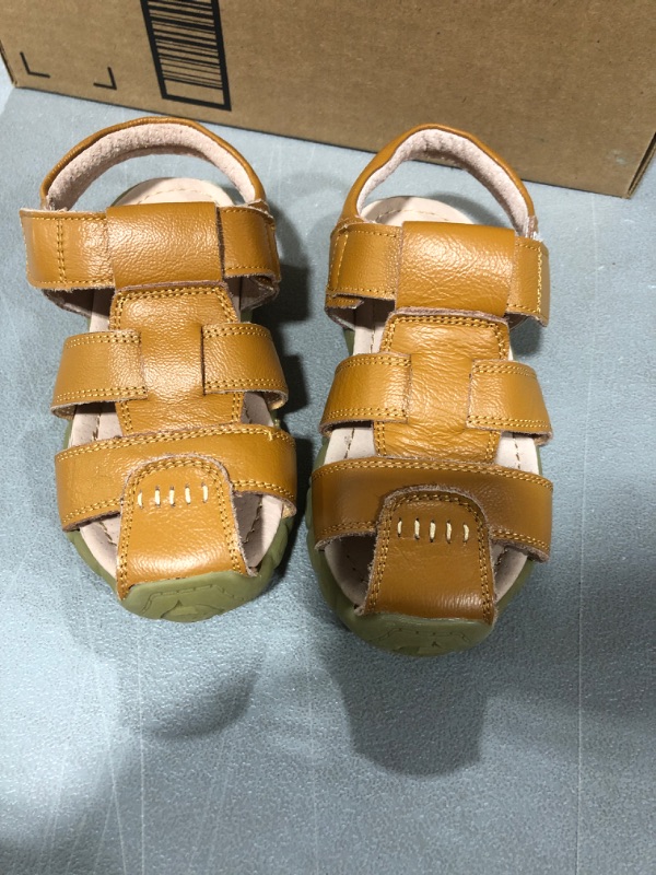Photo 1 of DADAWEN Boy's Girl's Leather Closed Toe Outdoor Sport Sandals (Toddler/Little Kid/Big Kid) SIZE 1.5 (33)