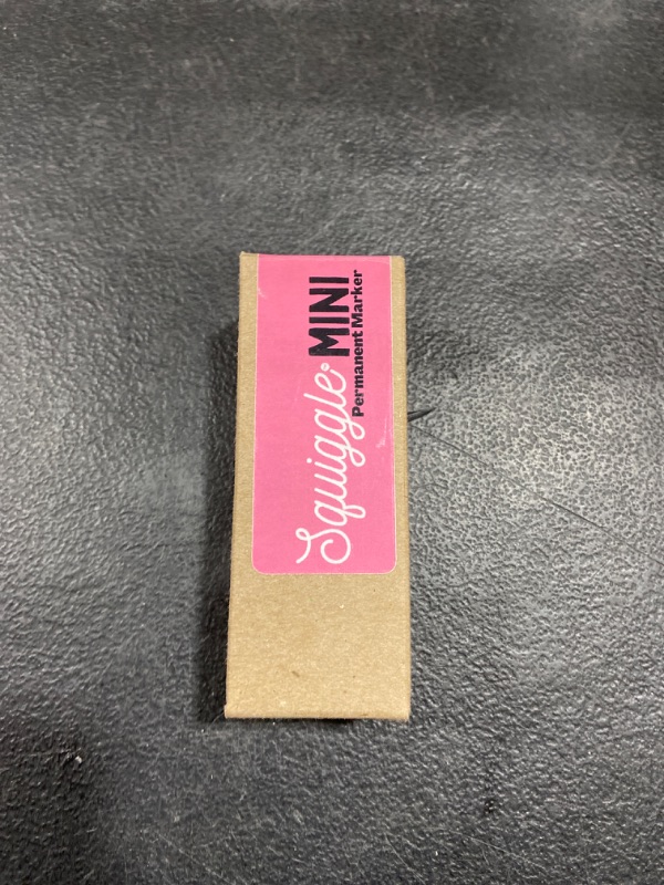 Photo 1 of Squiggle Mini Markers - Mini Permanent Marker for Nurses Badge - Badge Marker for Nurses - Golf Ball Marker - Permanent Markers - Mini Pens for nurses badge - Golf keychain pen with clip - Black 6 Pack