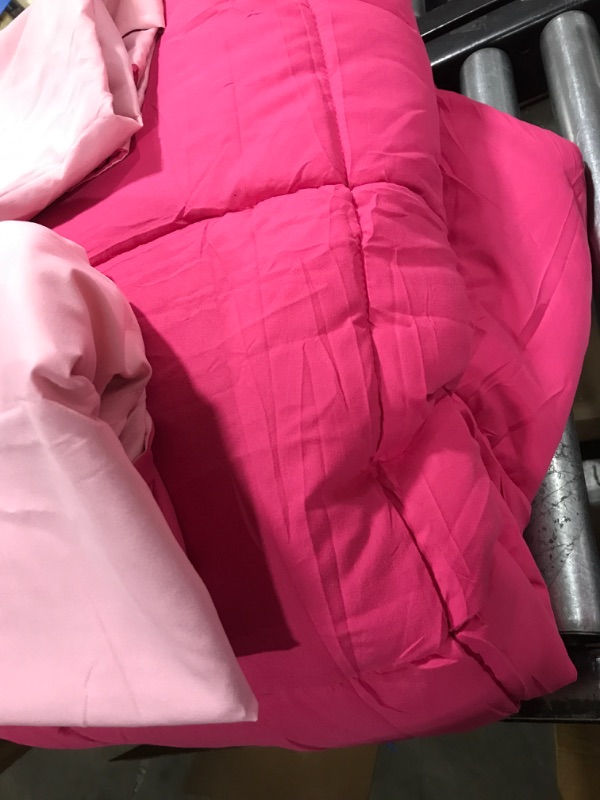 Photo 2 of 3PC COMFORTER SET - COMFORTER & 2 PILLOW CASES - SIZE TWIN/TWIN XL - DARK PINK/LIGHTPINK 