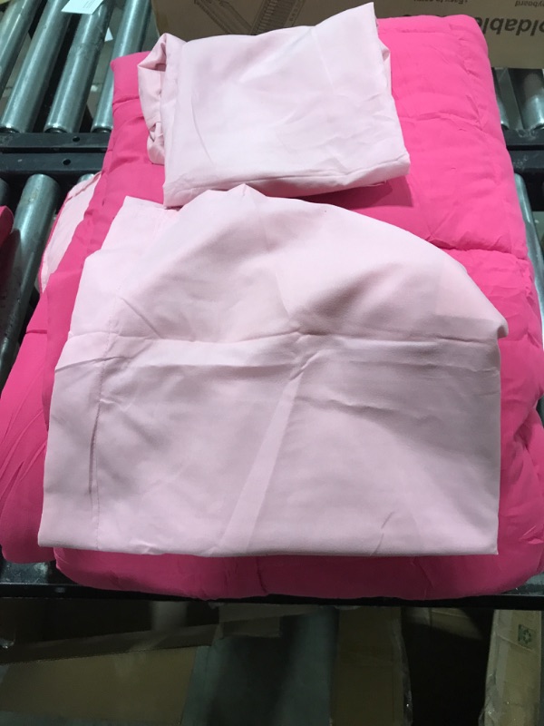 Photo 1 of 3PC COMFORTER SET - COMFORTER & 2 PILLOW CASES - SIZE TWIN/TWIN XL - DARK PINK/LIGHTPINK 