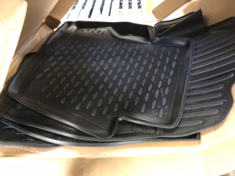 Photo 1 of 5 Piece Car Mat Set Rubber 