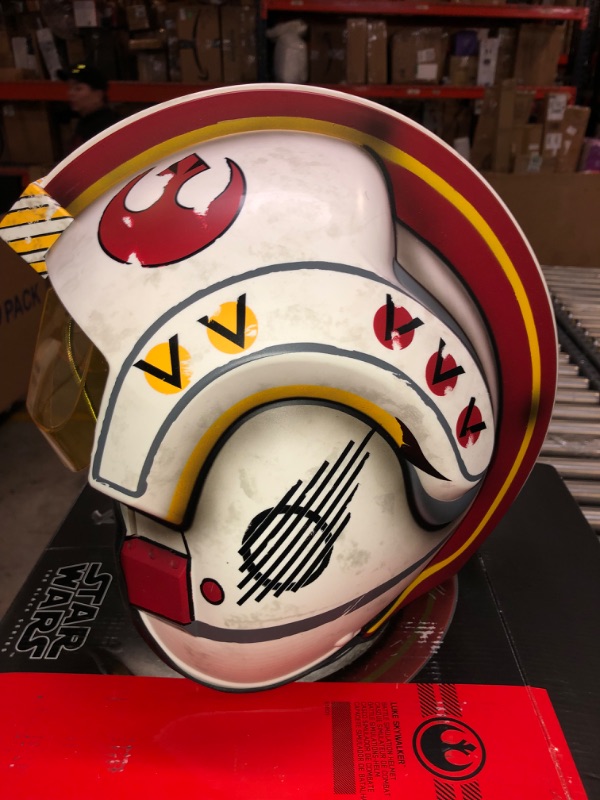 Photo 1 of 
STAR WARS The Black Series Luke Skywalker Battle Simulation Helmet Premium Electronic Roleplay Collectible Full Scale Lights & Sounds
