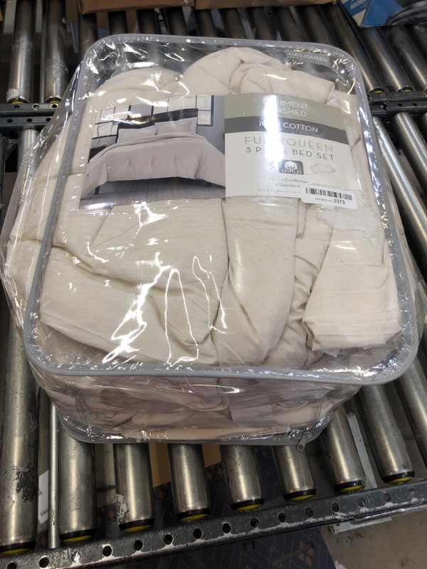 Photo 1 of 3 PIECE BED SET UNKNOWN IF MISSING PIECES USED FULL / QUEEN