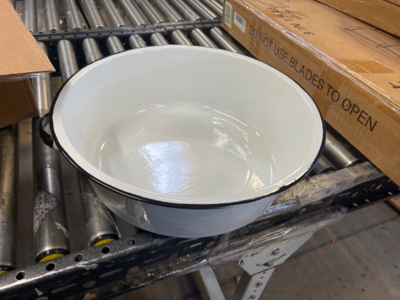 Photo 1 of 17inch wide 5 inch deep pan 