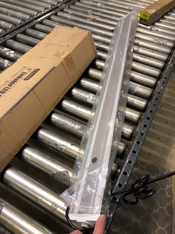 Photo 1 of 4' linkable LED grow light 