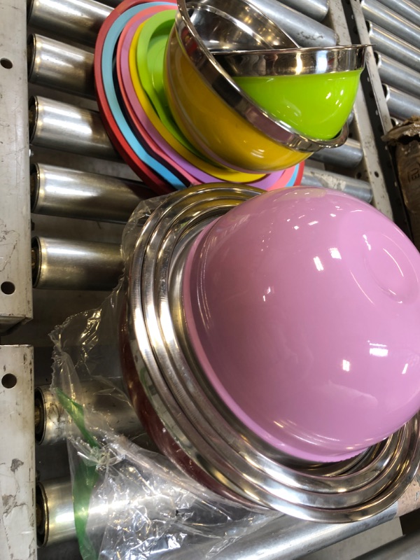 Photo 2 of 6 COLORFUL METAL MIXING BOWLS WITH MATCHING PLASTIC LIDS 