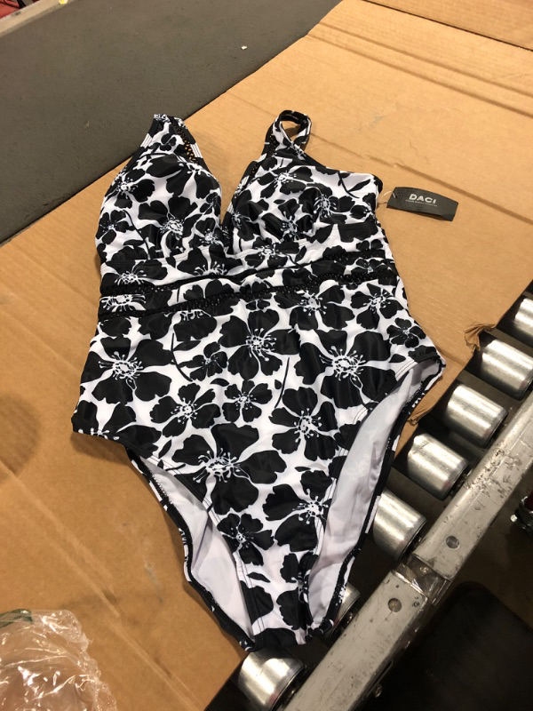 Photo 1 of 14w 1p Swimsuit Flower print